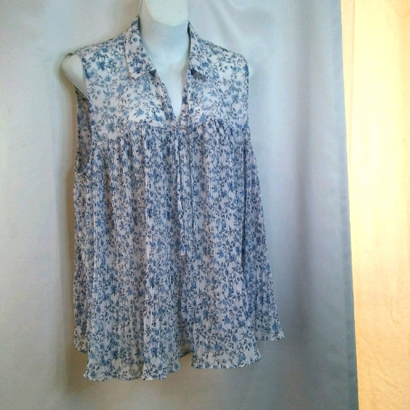 Lauren Conrad V-Neck Sleeveless Blouse,XL - Picture 4 of 7